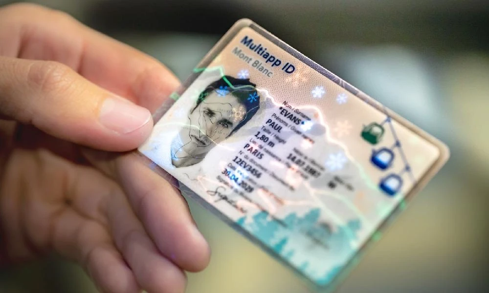 Πολίτης σε «αμόκ» για τις νέες ταυτότητες: «Είναι προάγγελμα τσιπαρίσματος, ένας άρρωστος άνθρωπος θα ελέγχει τι τρώω»